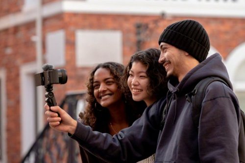 Sony - Lente principal ultra grande angular E 11mm F1.8 APS-C - Preto-SEL11F18