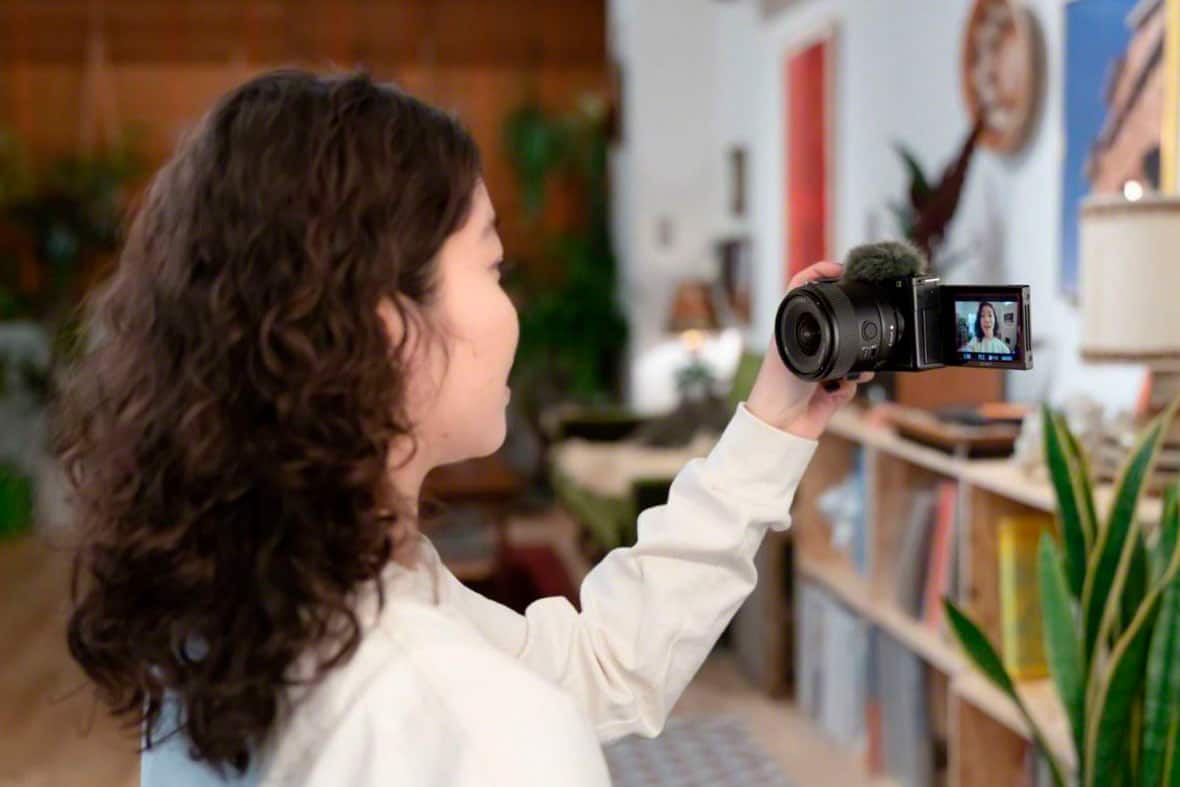 Sony - Lente principal ultra grande angular E 11mm F1.8 APS-C - Preto-SEL11F18