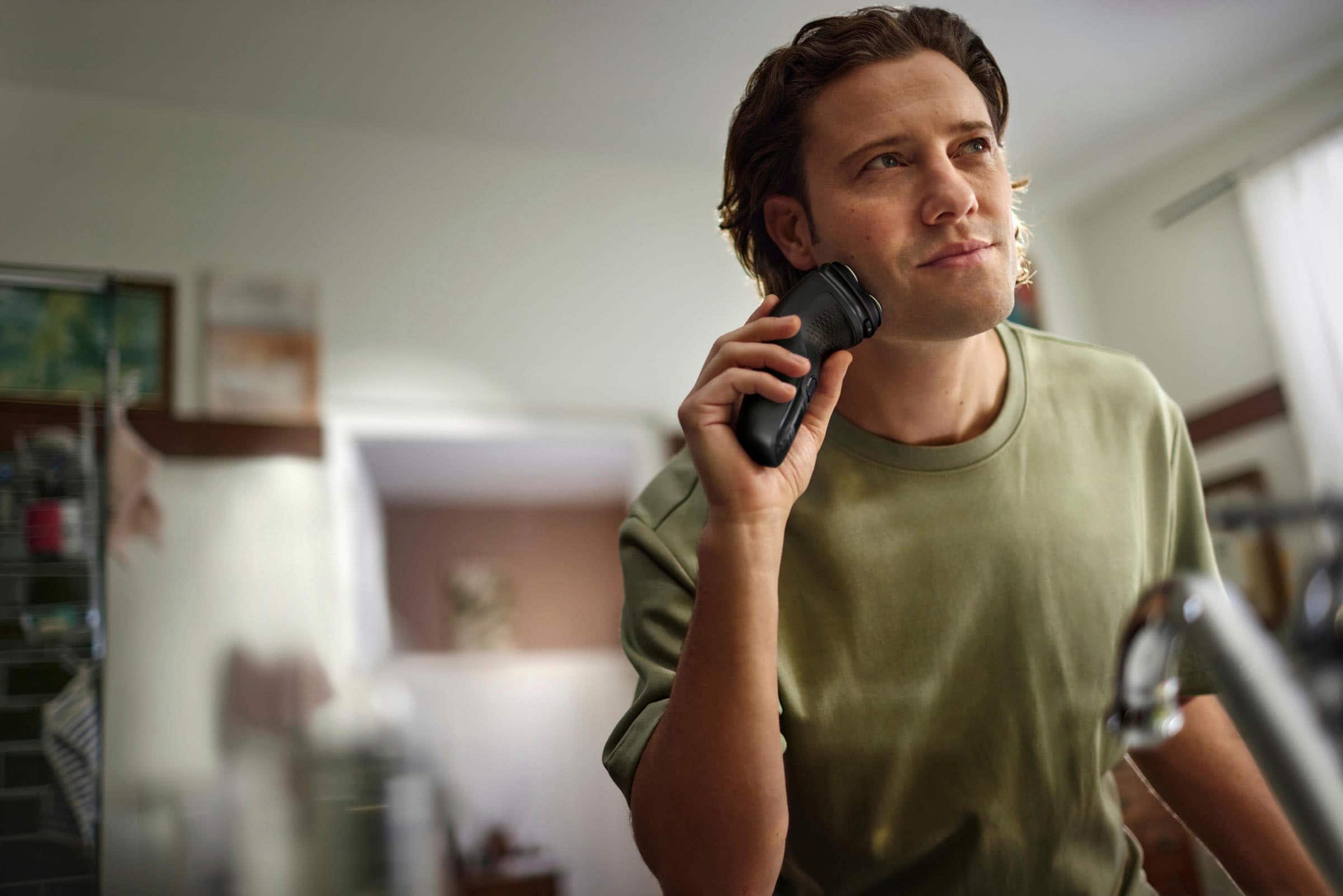 Philips Norelco Shaver 2400, barbeador elétrico sem fio com aparador pop-up - Deep Black-X3001/90