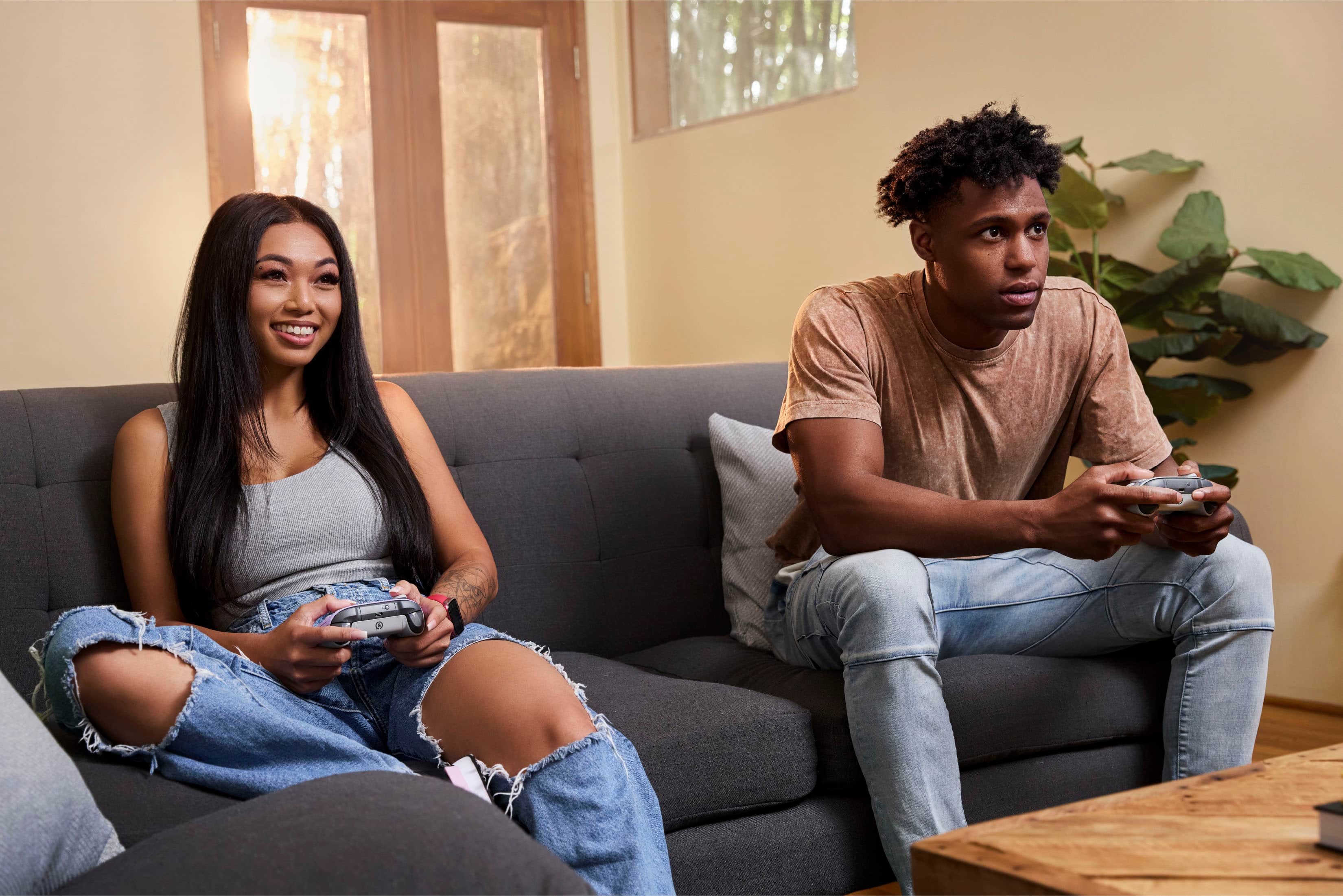 SCUF - Controle Bluetooth de viode game de desempenho sem fio Instinct Pro para Xbox Series X | S, Xbox One, PC e Mobile - Branco-504-178-04-010-NA