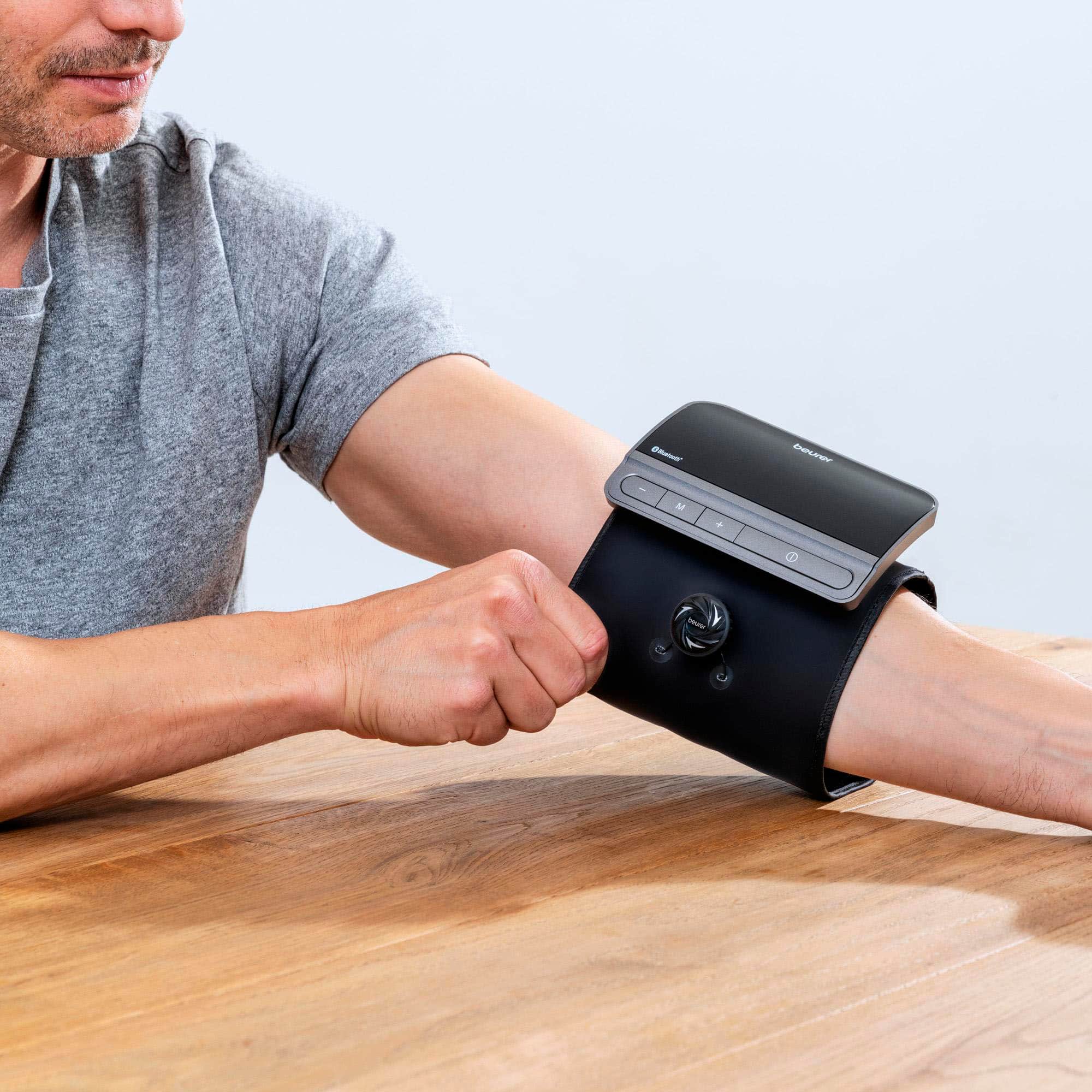 Beurer - Monitor de pressão arterial Bluetooth de peça única - Preto-BM81