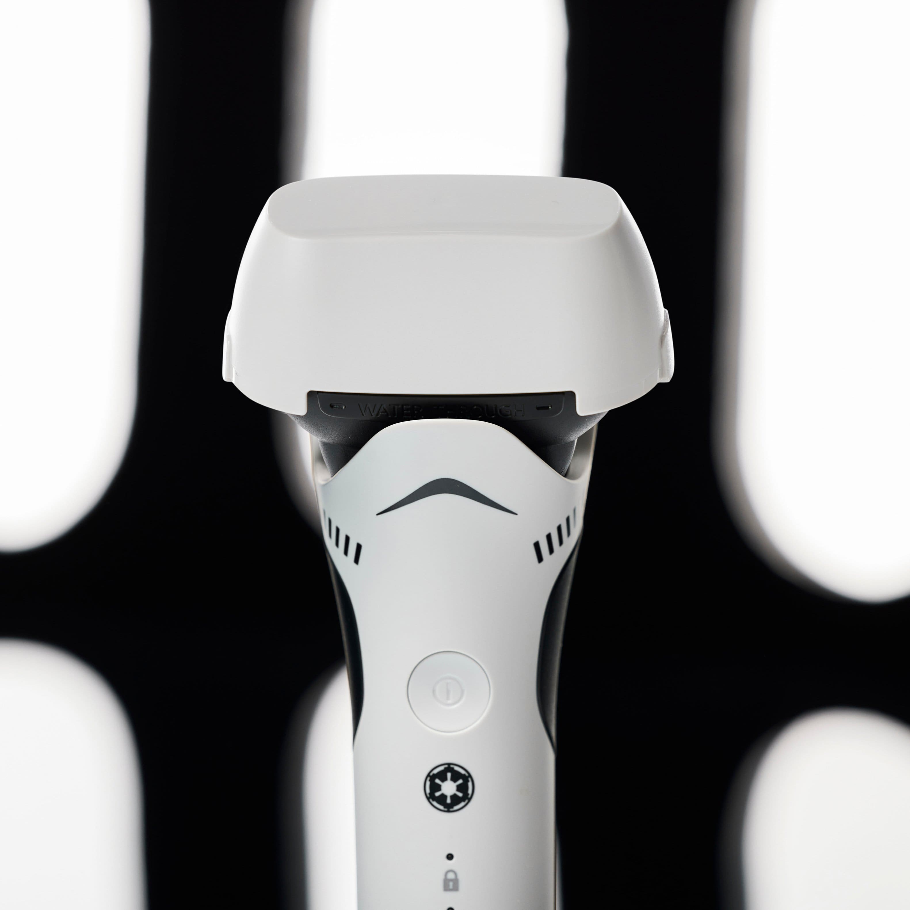 Panasonic - Barbeador elétrico Star Wars Stormtrooper úmido/seco com sistema de corte de 3 lâminas e sensor de barba - branco/preto-ES-SWLT2W