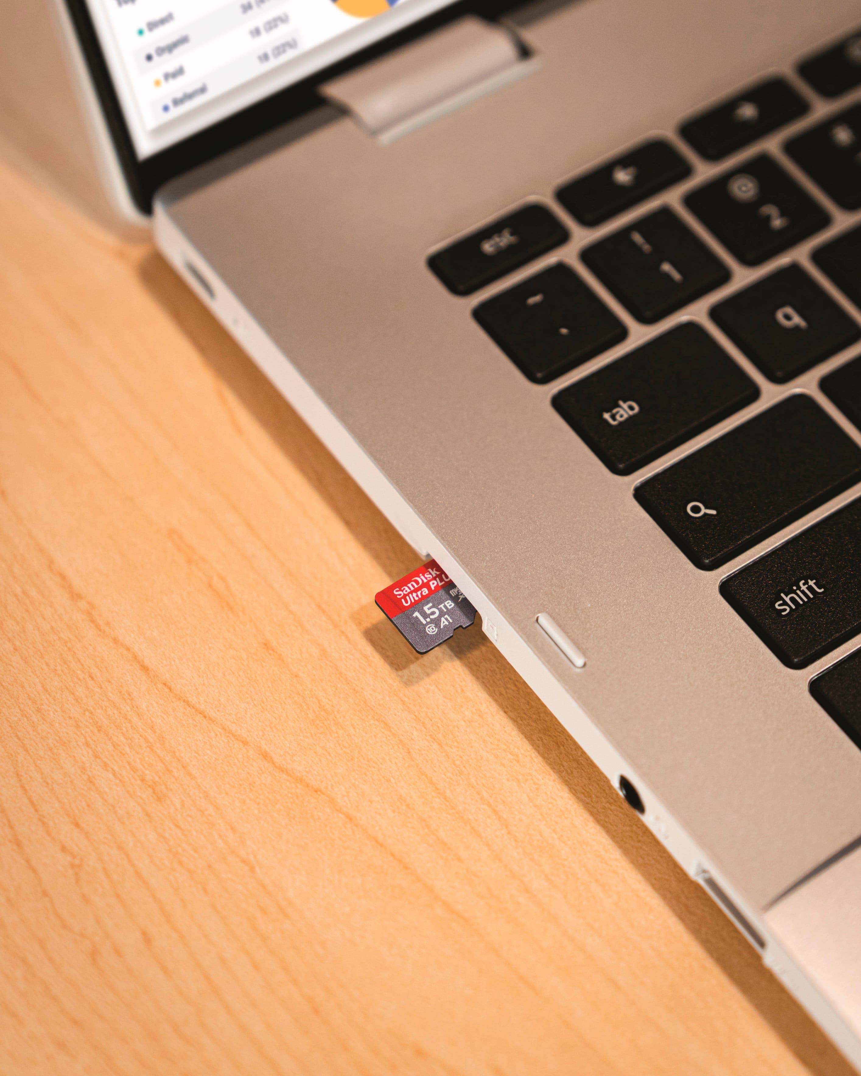 SanDisk - Cartão de memória microSDXC UHS-I Ultra PLUS 1,5 TB-SDSQUBL-1T50-AN6MA